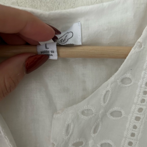 Mud Pie Large White Eyelet Blouse women’s large - Picture 3 of 4